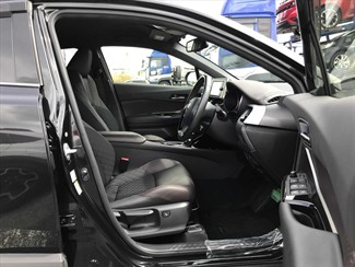 2017 Toyota C-HR - Thumbnail