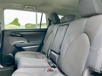 2021 Toyota Highlander - Thumbnail