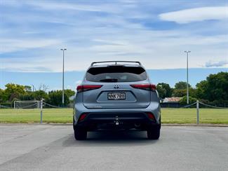 2021 Toyota Highlander - Thumbnail
