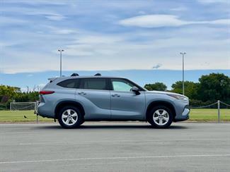2021 Toyota Highlander - Thumbnail