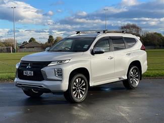 2021 Mitsubishi Pajero Sport - Thumbnail