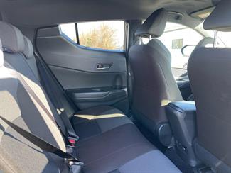 2019 Toyota C-HR - Thumbnail