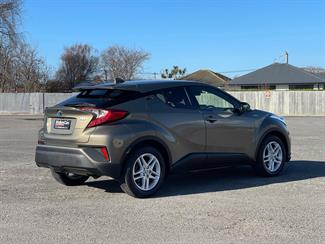2019 Toyota C-HR - Thumbnail