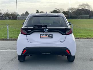 2020 Toyota Yaris - Thumbnail
