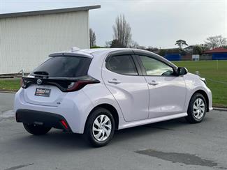 2020 Toyota Yaris - Thumbnail