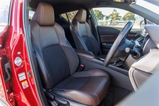 2017 Toyota C-HR - Thumbnail