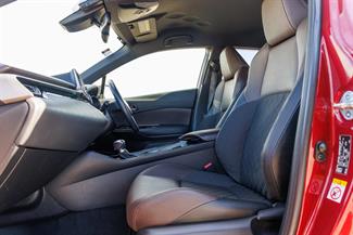 2017 Toyota C-HR - Thumbnail