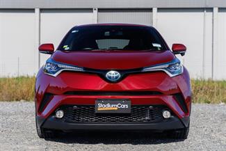 2017 Toyota C-HR - Thumbnail