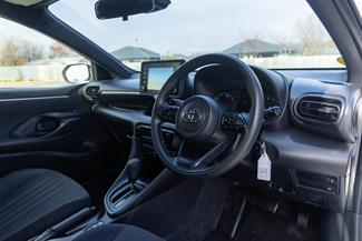 2021 Toyota Yaris - Thumbnail