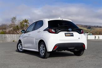 2021 Toyota Yaris - Thumbnail