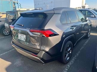 2021 Toyota RAV4 - Thumbnail