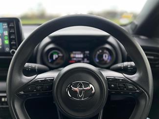 2021 Toyota Yaris - Thumbnail