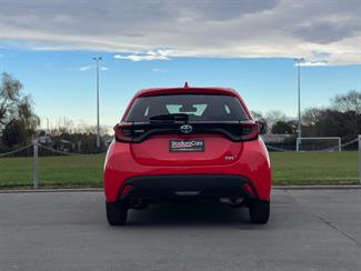 2021 Toyota Yaris - Thumbnail