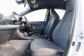 2021 Toyota Yaris - Thumbnail
