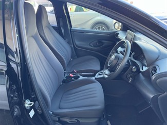 2020 Toyota Yaris - Thumbnail