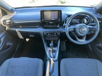 2020 Toyota Yaris - Thumbnail