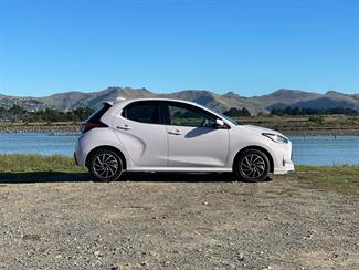 2020 Toyota Yaris - Thumbnail