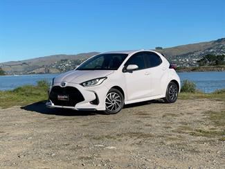 2020 Toyota Yaris - Thumbnail
