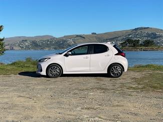 2020 Toyota Yaris - Thumbnail