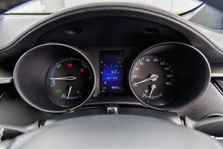 2017 Toyota C-HR - Thumbnail