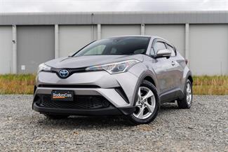 2017 Toyota C-HR - Thumbnail