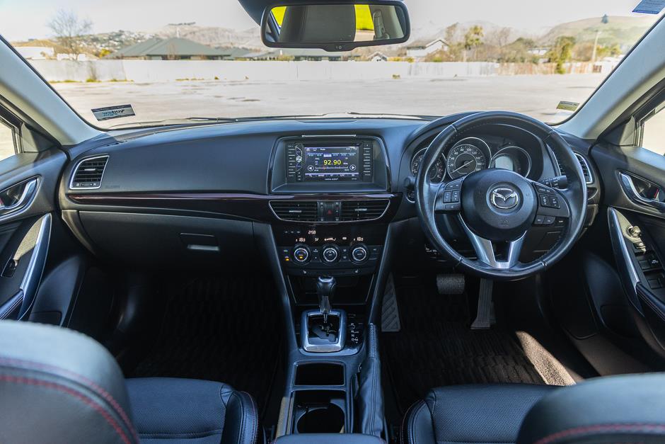 2014 Mazda Atenza