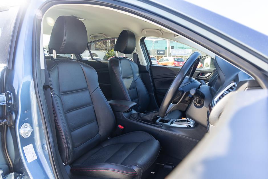 2014 Mazda Atenza