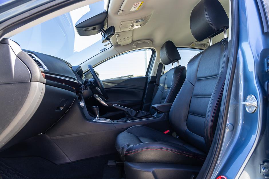 2014 Mazda Atenza