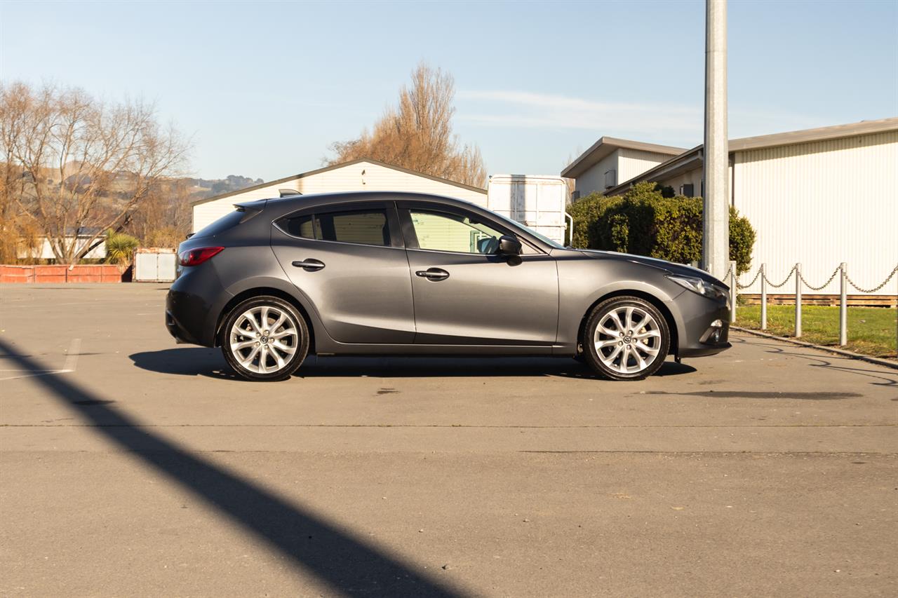 2014 Mazda Axela