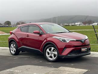 2017 Toyota C-HR - Thumbnail
