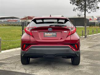 2017 Toyota C-HR - Thumbnail