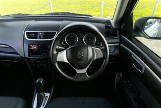 2011 Suzuki Swift - Thumbnail