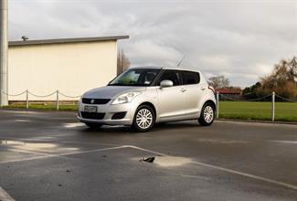 2011 Suzuki Swift - Thumbnail