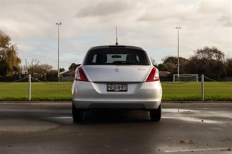 2011 Suzuki Swift - Thumbnail