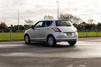 2011 Suzuki Swift - Thumbnail