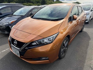 2017 Nissan LEAF - Thumbnail