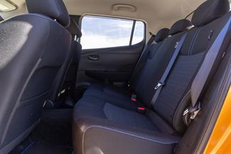 2017 Nissan LEAF - Thumbnail