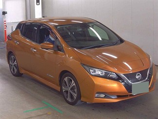 2017 Nissan LEAF - Thumbnail