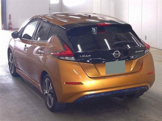 2017 Nissan LEAF - Thumbnail