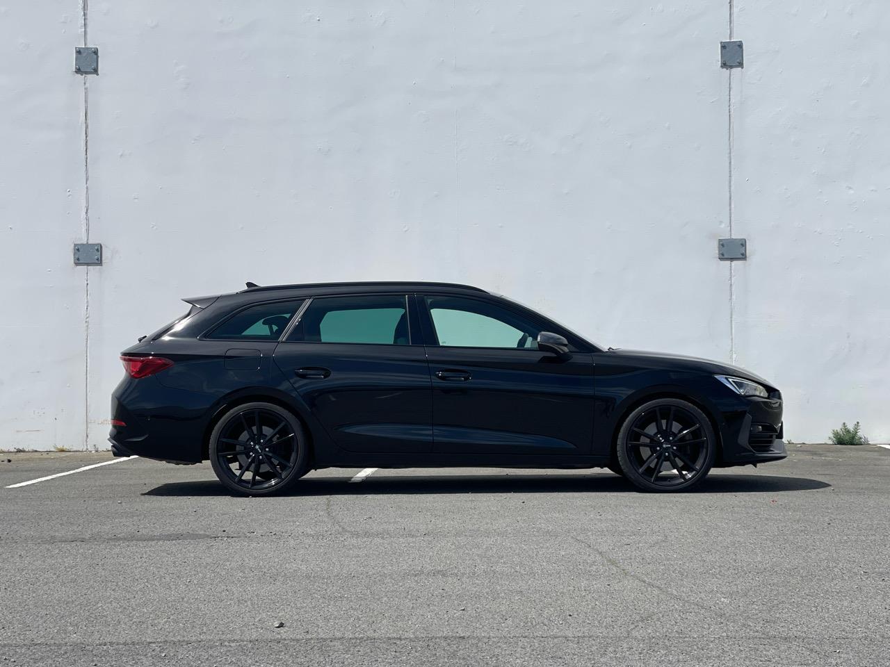 2023 CUPRA LEON