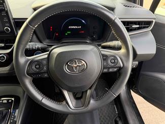 2021 Toyota Corolla Touring - Thumbnail