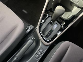 2020 Toyota Yaris - Thumbnail