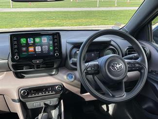 2020 Toyota Yaris - Thumbnail