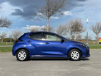 2020 Toyota Yaris - Thumbnail