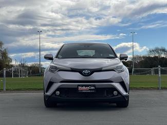 2017 Toyota C-HR - Thumbnail