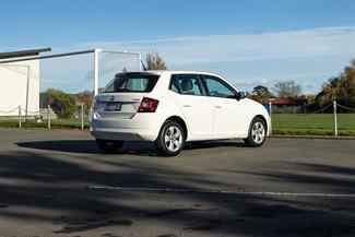 2016 Skoda Fabia - Thumbnail