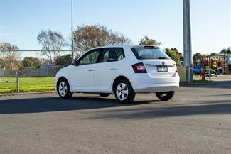 2016 Skoda Fabia - Thumbnail