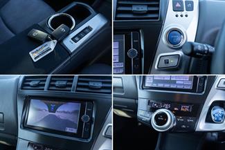 2012 Toyota PRIUS - Thumbnail