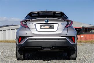 2017 Toyota C-HR - Thumbnail