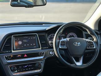 2018 Hyundai Sonata - Thumbnail